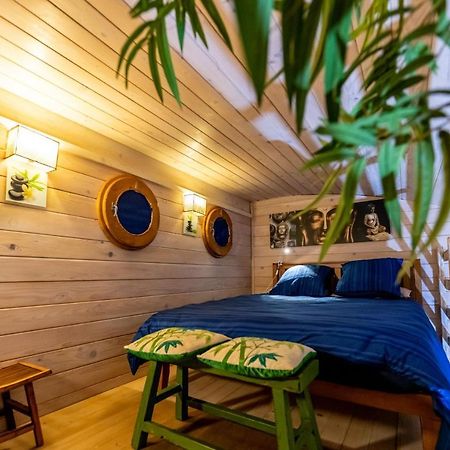 Gite Et Chambre D'Hote Gussignies Exterior foto