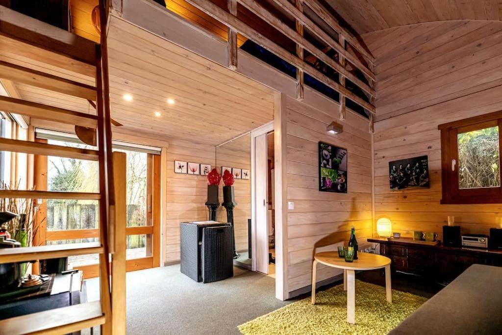 Gite Et Chambre D'Hote Gussignies Exterior foto